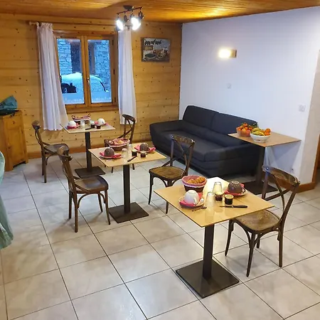 Le Bois Joli Guest house 3*